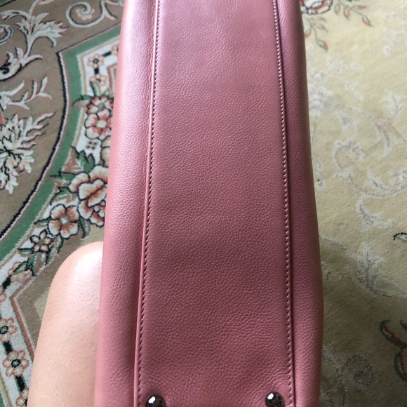 Vintage Authentic Baby Pink CHANEL Handbag - Picture 5 of 9